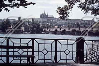 Historisches Foto der Karlsbrücke mit Blick auf die Prager Burg