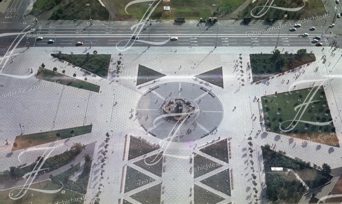 Blick auf den Berliner Neptunbrunnen, 1970