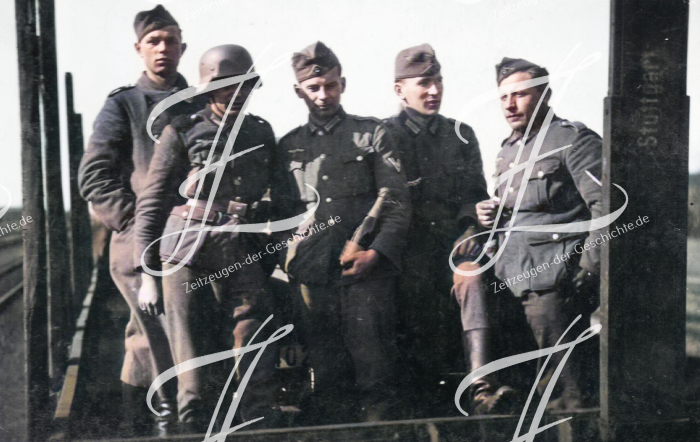 Fünf Wehrmachtssoldaten Eisenbahnwagon, 1941