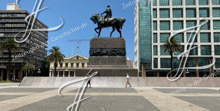 Montevideo Reiterstatue von Artigas Plaza Independencia, 2020