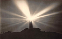 Vorderansicht - Hiddensee, Leuchtturm von Kloster bei Nacht - Alte Postkarte ungelaufen, sehr guter Zustand