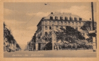 Vorderansicht - Zwickau - Bahnhofstraße Hotel Wagner, 1946 - Ansichtskarte zum Kaufen Echte Fotografie