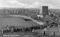 Vorderansicht - Zwickau - Georgi-Dimitroff-Stadion (Westsachsenstadion), 1965 - Ansichtskarte zum Kaufen Echte Fotografie