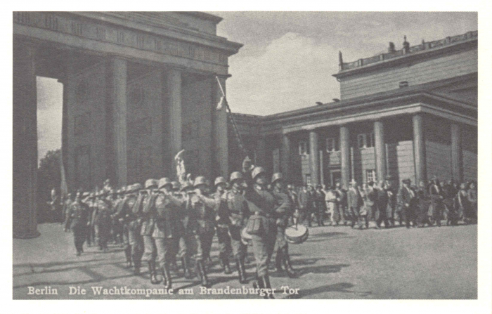 Vorderansicht - Die Wachkompanie am Brandenburger Tor, Berlin 1942 - Alte Postkarte Nationalsozialismus; Drittes Reich