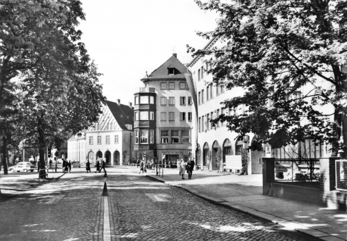 Vorderansicht - Dr.-Friedrichs-Ring Zwickau, 1968 - Dr.-Friedrichs-Ring mit Ringkaffee und Klubhaus Echt Foto
