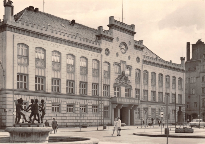 Vorderansicht - Zwickau - Ansichtskarte Rathaus, 1973 - Ansichtskarte vom Rathaus zum Kaufen Echt Foto