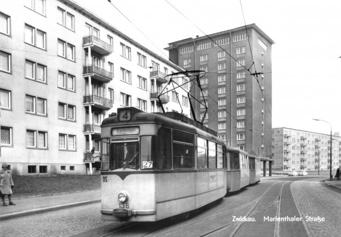 Vorderansicht - Zwickau - Marienthaler Straße, 1969 - alte Schwarz-Weiß-Postkarte Echte Fotografie